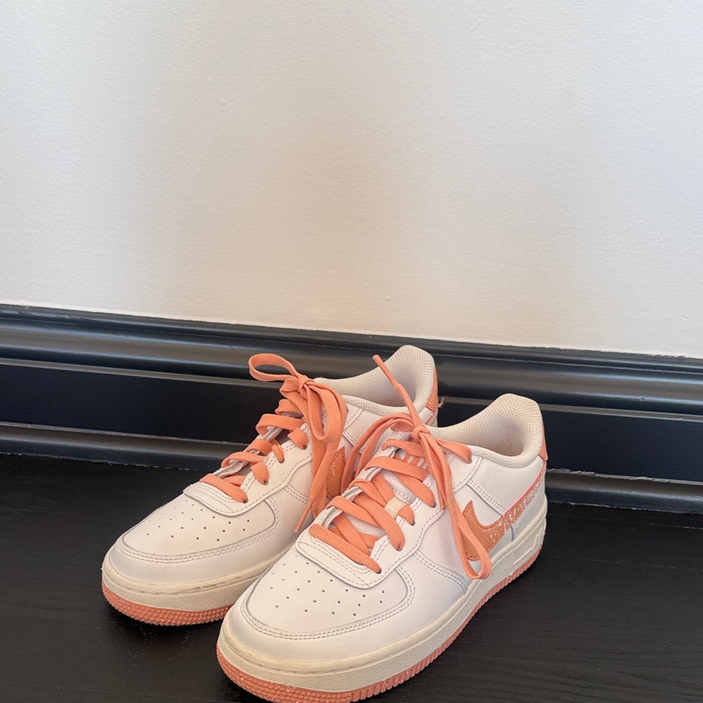 Nike Air Kids' Sneakers in Cream and Peach